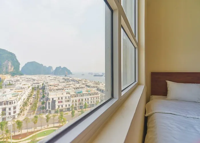 Căn hộ Bunhomestay Spacious 4 Bedroom City&sea View 1 Min Walk To Sea Hạ Long