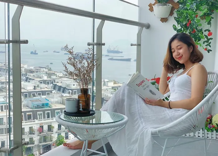 Căn hộ Bunhomestay Spacious 4 Bedroom City&sea View 1 Min Walk To Sea Hạ Long